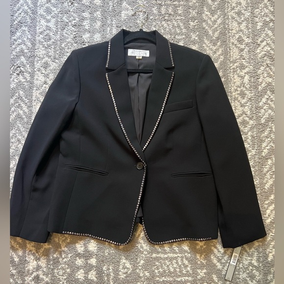 NWT Tahari Black Blazer with silver stud Detailing size 14p (Q101) - Picture 9 of 13